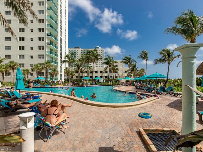 Building Photo - 1 br, 1 bath Condo - 3901 S Ocean Dr Apt 12Z