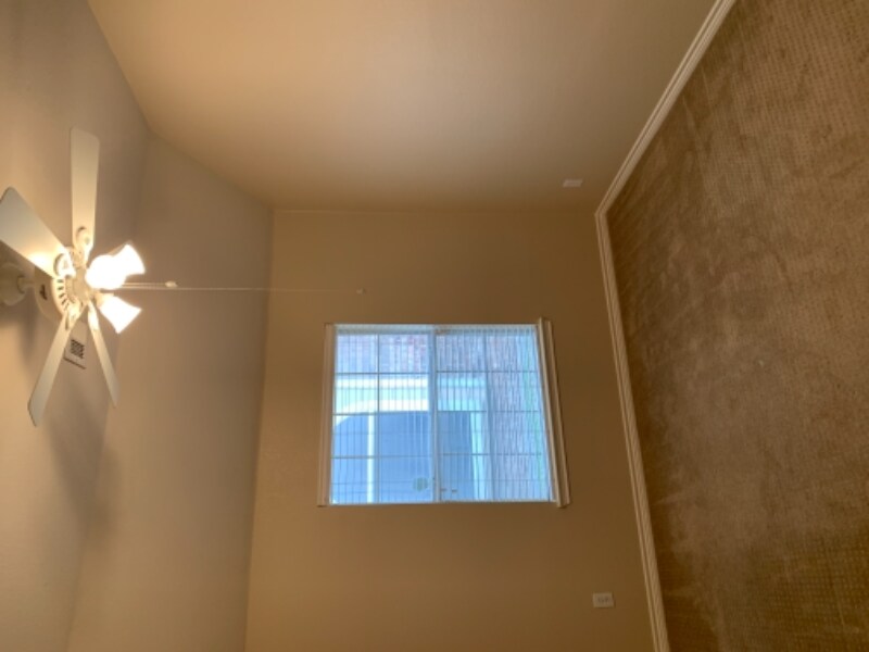 Building Photo - 903 Redbud Dr