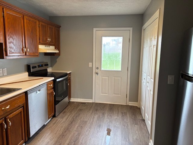 Building Photo - 123 Village Cir