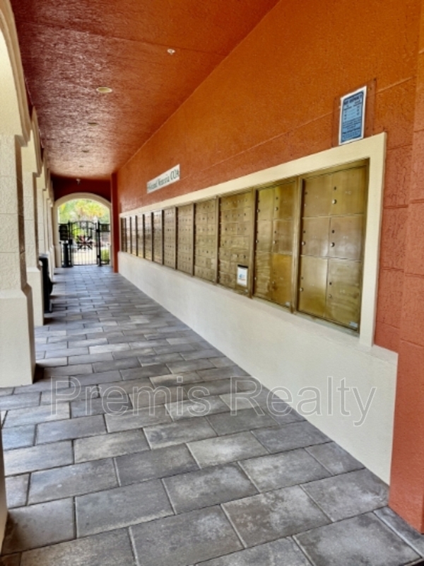Building Photo - 2713 Via Murano