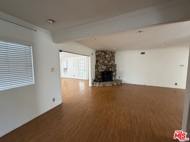 Building Photo - 11121 Parr Ave