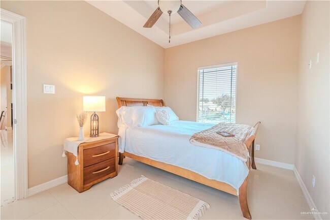 Building Photo - 45 Monroe Ave