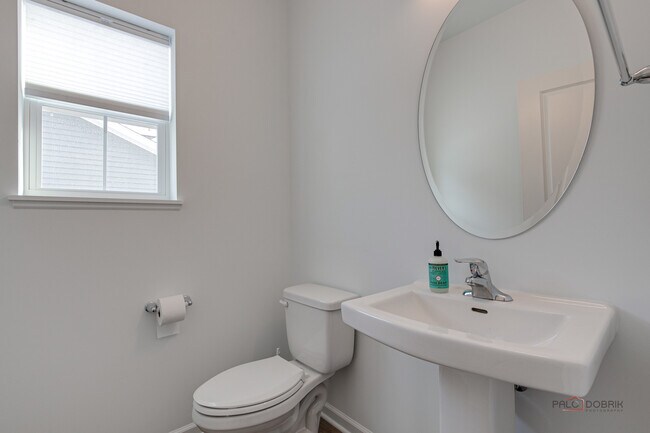 Building Photo - 2490 Olivia Ct