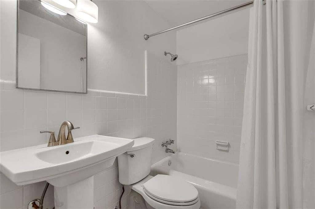 Building Photo - 799 Marstevan Dr NE