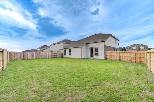 Building Photo - 6120 Whitewing Rd