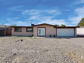 Building Photo - 3433 W Paradise Dr
