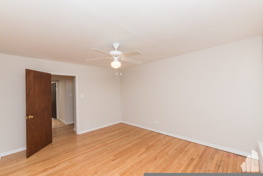 Building Photo - 7534 N Bell Ave