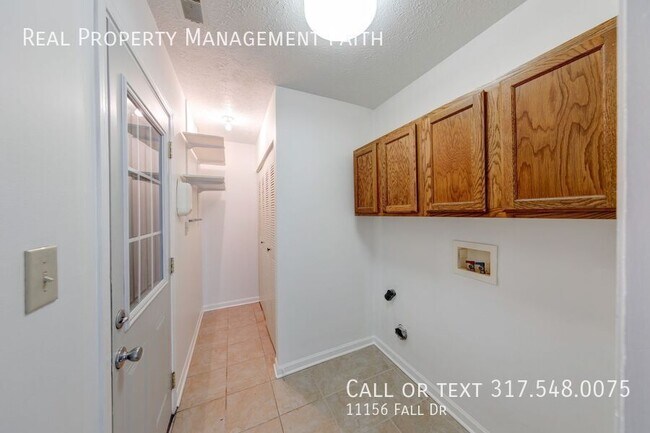 Building Photo - 11156 Fall Dr