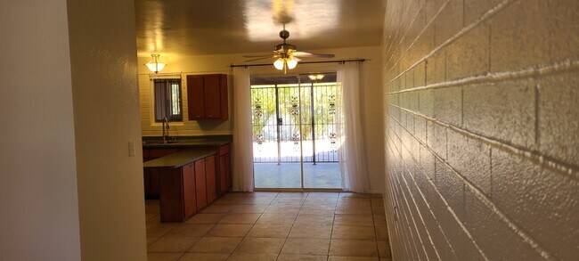 Building Photo - 1375 E Louisiana Dr