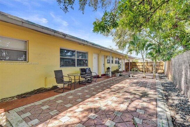 Building Photo - 720 SE 15th St