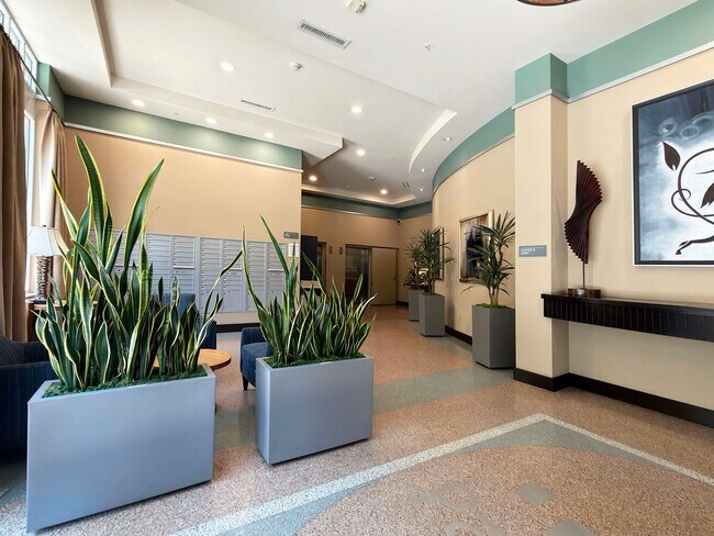 Building Photo - 150 The Promenade N