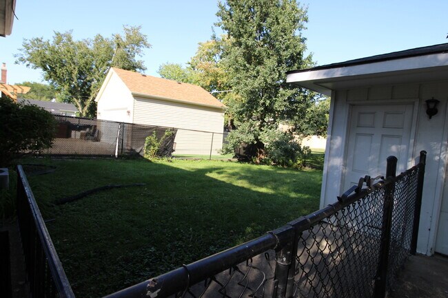 Building Photo - 651 N Kenilworth Ave