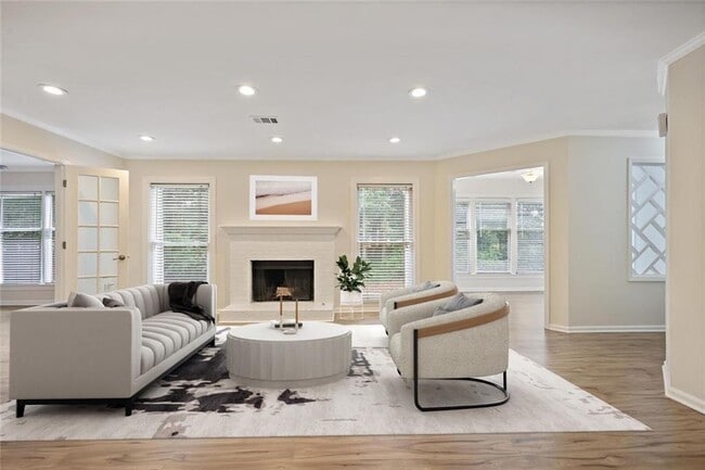 Primary Photo - 911 Hollyfax Cir NE