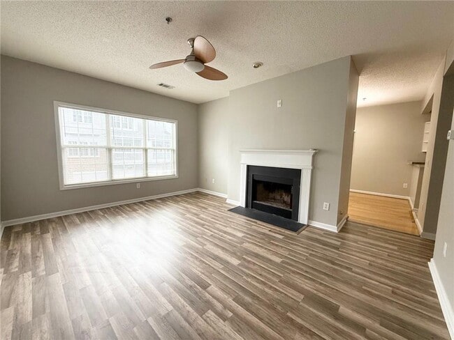 Building Photo - 1306 Vinings Forest Ln