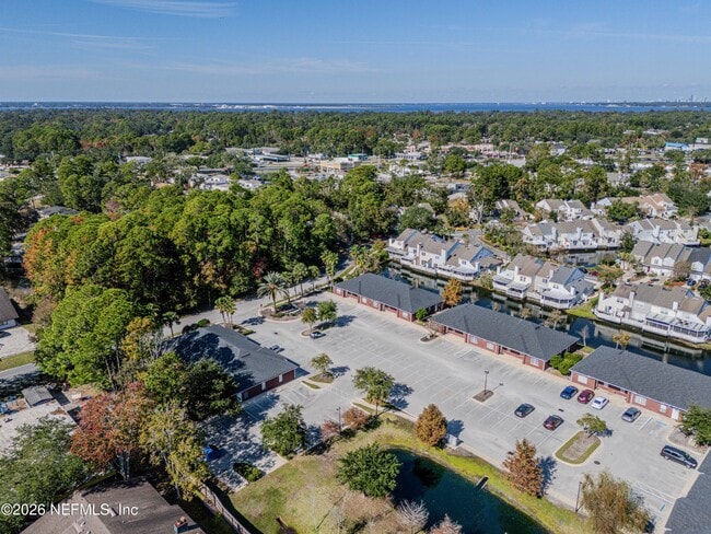 Building Photo - 9960 Moorings Dr