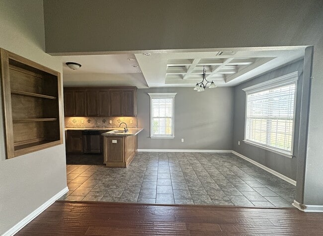 Building Photo - 4024 Glen Laurel Dr N