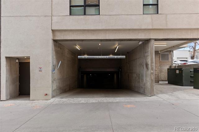 Building Photo - 1735 Central St