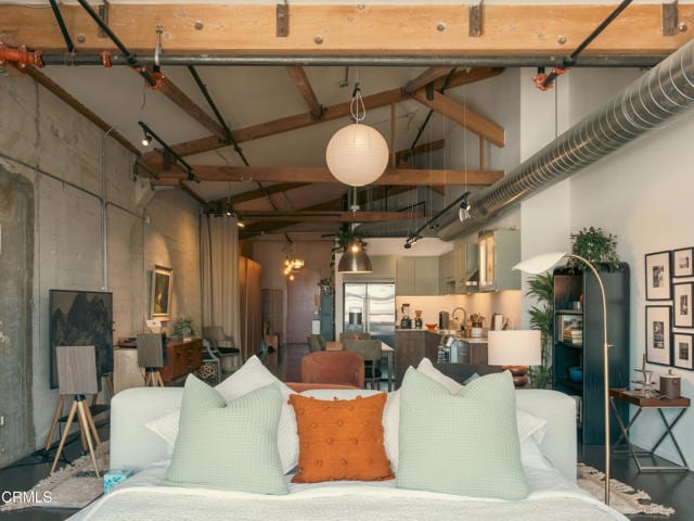 Building Photo - 530 S Hewitt St