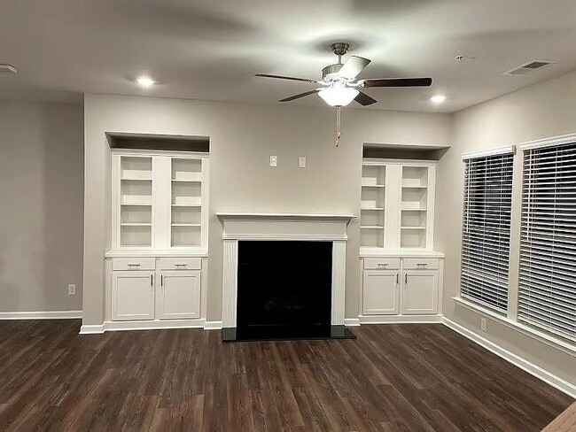 Building Photo - 1366 Elderwood Way