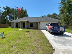 Building Photo - Desirable SW Ocala Neighborhood- 3/2/2 **W...