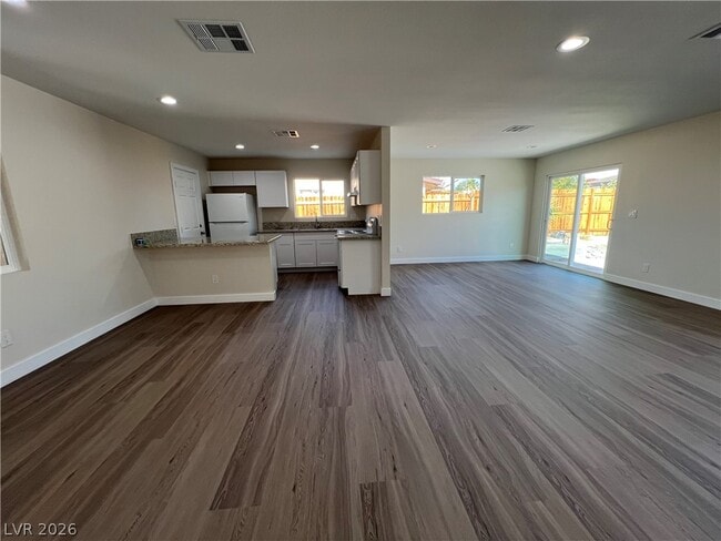 Building Photo - 3608 W Bonanza Rd