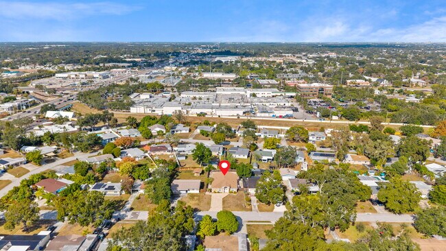 Building Photo - 6515 34th Ave N