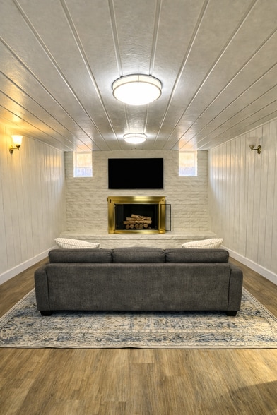 Building Photo - 3180 S Breeze Dr