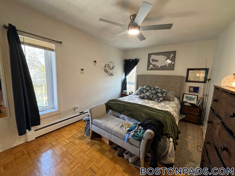 Building Photo - 524 Putnam Ave