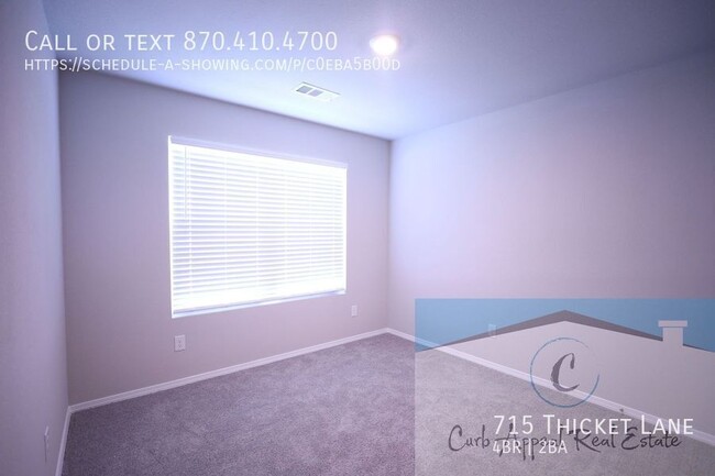Building Photo - 715 Thicket Ln