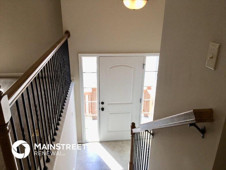 Building Photo - 516 S Poplar St