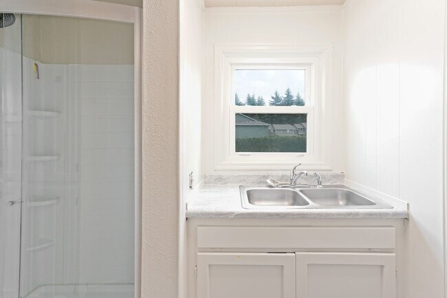 Building Photo - Beautifully Renovated 4-Bedroom Farmhouse on Large Corner Lot in the Heart of Sublimity - Water/S...