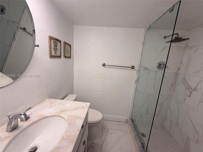 Building Photo - 5101 Collins Ave