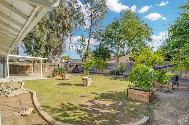 Building Photo - 5209 Pla Vada Dr