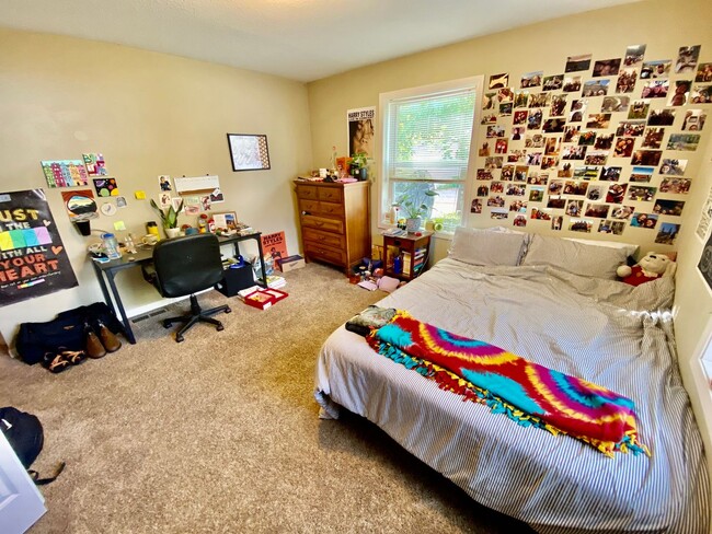 Building Photo - Remodeled Home near U of M! Must See 5BD/2BA Property!