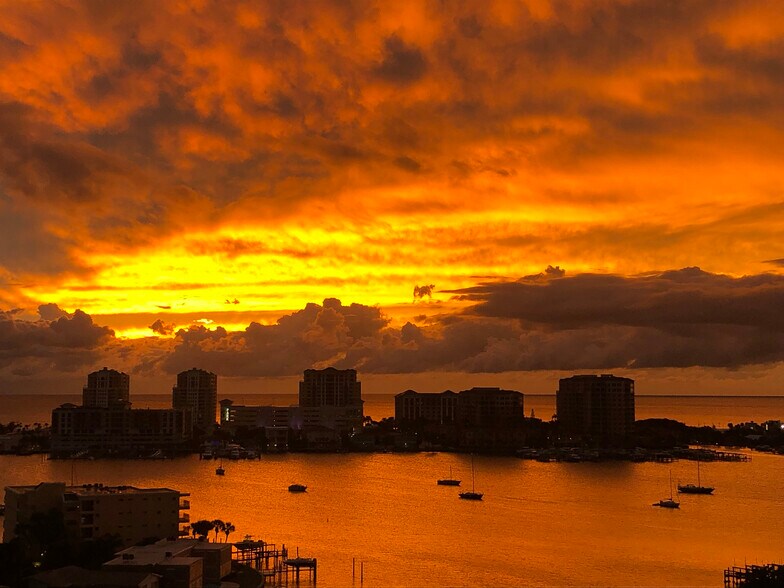 The sunsets never end - 400 Island Way