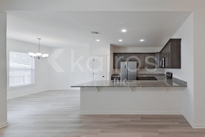 Building Photo - 205 Salvat Dr