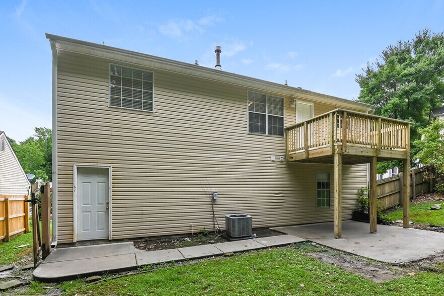 Building Photo - 3714 Crescent Hill Ln