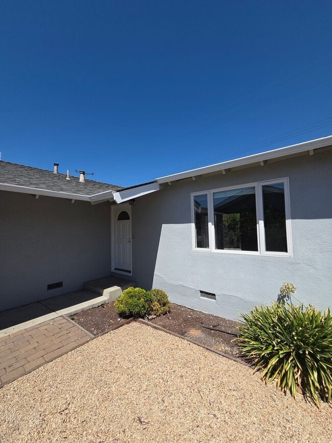 Building Photo - 2965 Millar Ave