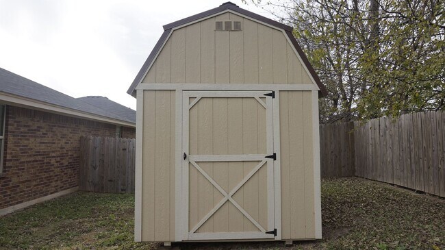 Building Photo - 4305 Cambridge Dr