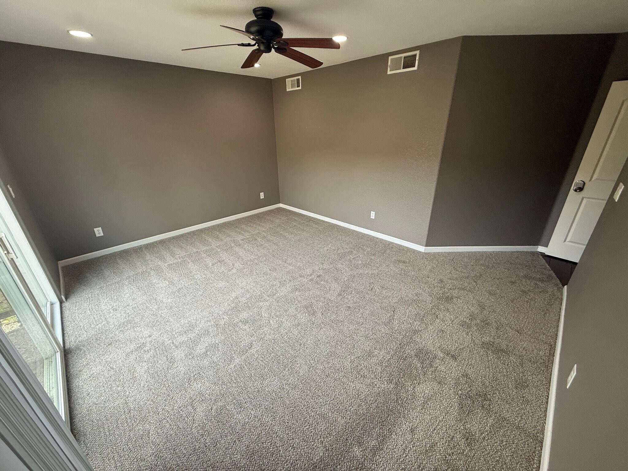 Building Photo - 9487 Dalton Way