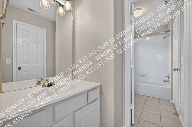 Building Photo - 11472 Blackhawk Dr