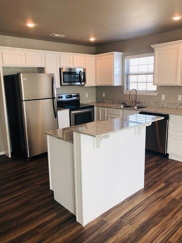 Building Photo - 2809 W Blackstone Crossing