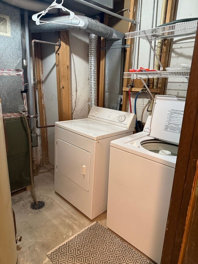 Building Photo - 2305 4th Ave S