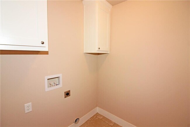 Building Photo - 5105 SW Energy Ave