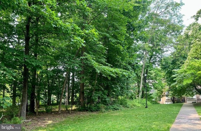 Building Photo - 2621 Chivalry Ct