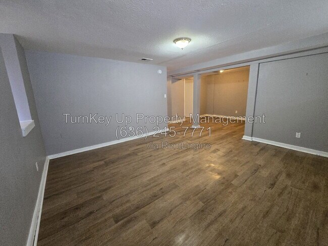 Building Photo - 4005 S Grand Blvd