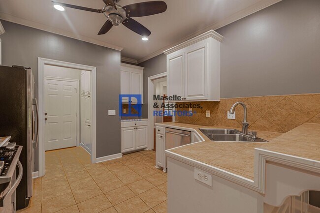 Building Photo - 3 Bed/2 Bath Home in Bruenburg in Clinton