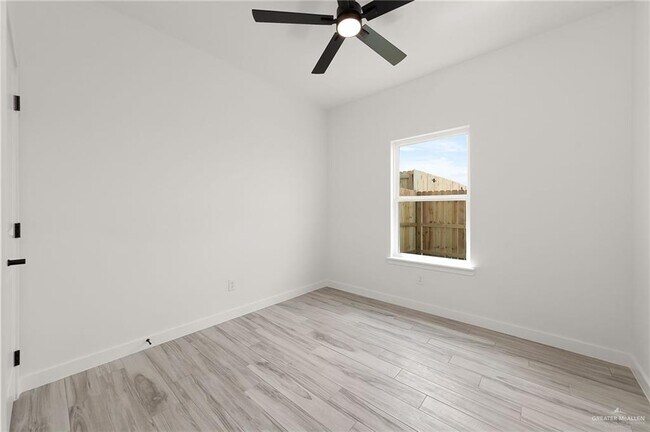 Building Photo - 14 TX-499 Loop