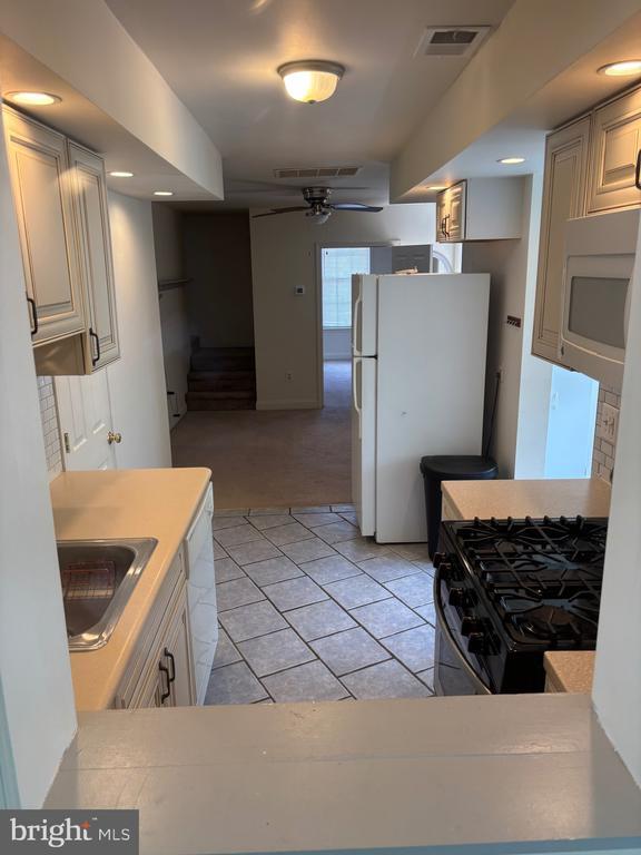 Building Photo - 221 Summit Ave