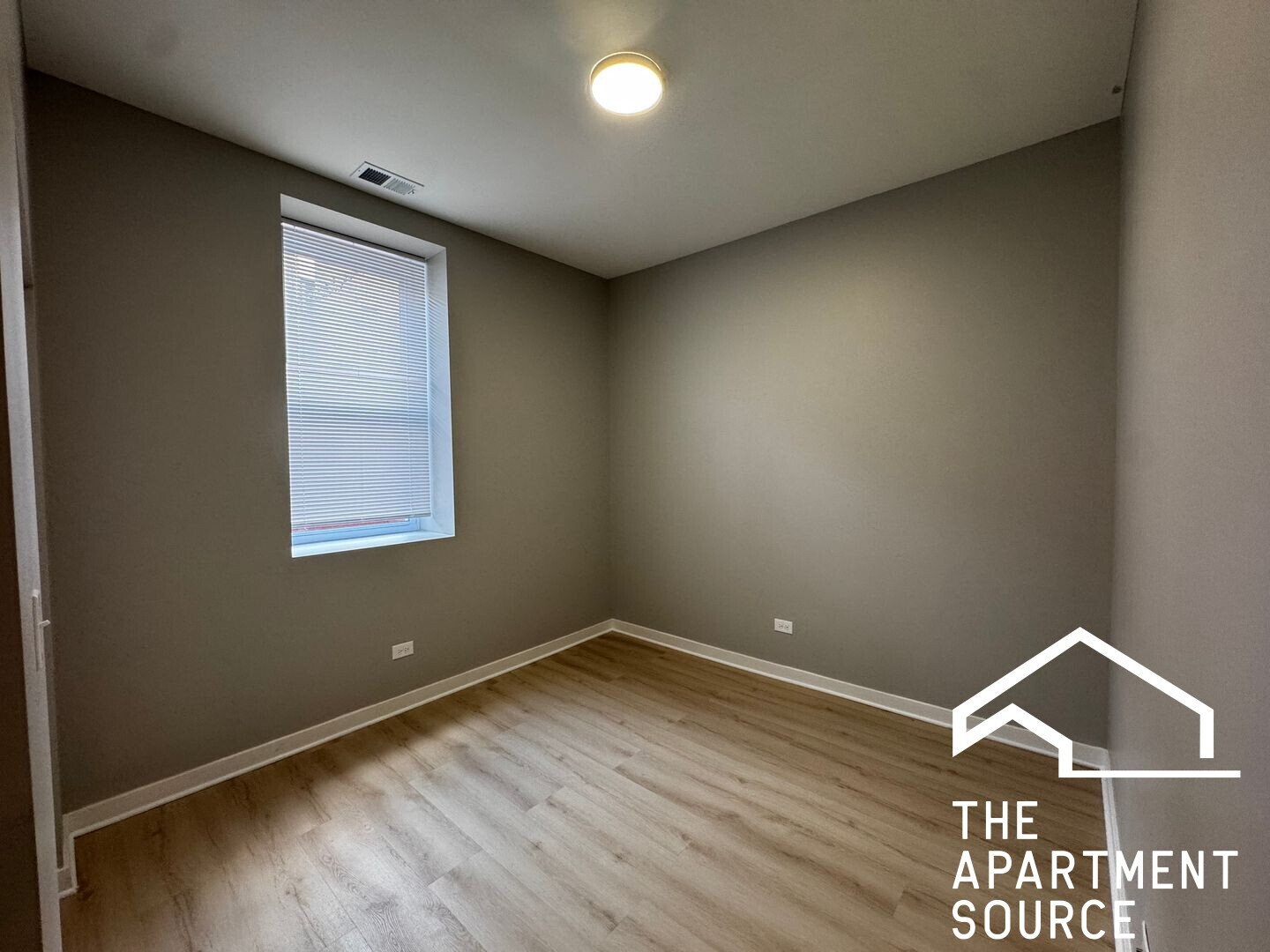 Building Photo - 4007 W School St